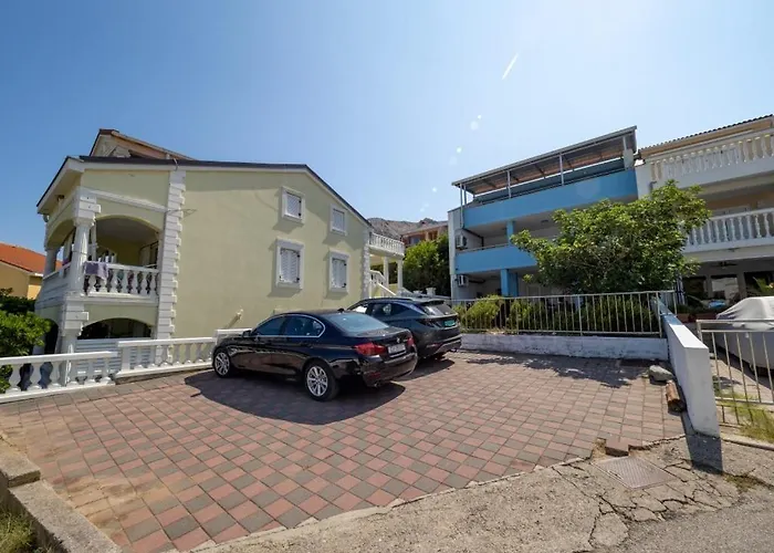 One With View * Baška